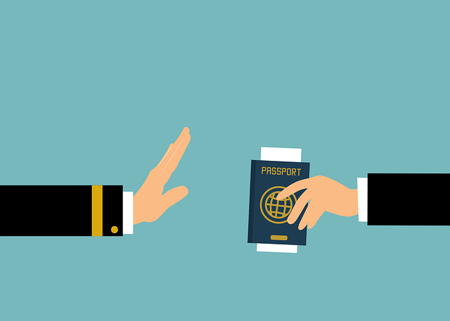 Regularización de inmigrantes en España y traducción jurada: guía completa para evitar errores en Extranjería